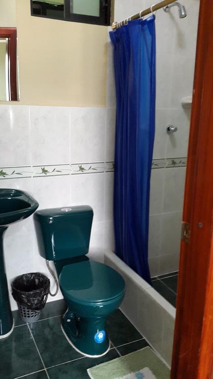 Hostal Los Lirios Loja Luaran gambar